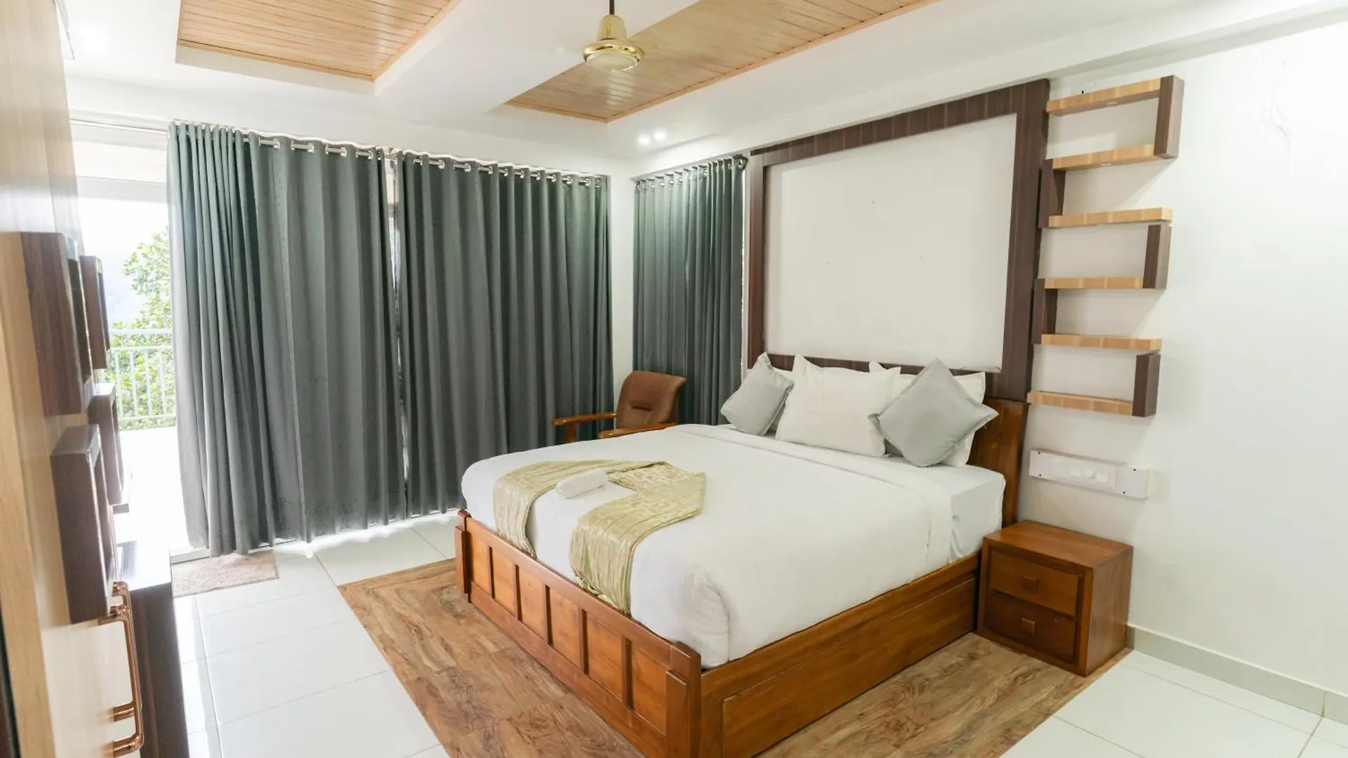 Pine Residency, Vagamon Bed & Breakfast